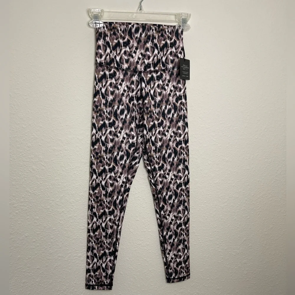 DYI Womens workout leggings. Earthy Animal Print. Black Tan. Size XS. NWT